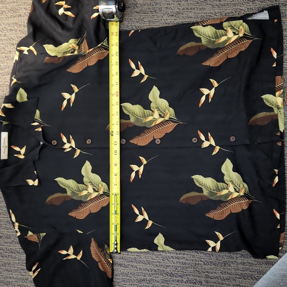 Tommy Bahama Silk Shirt Size Medium - Picture 7 of 11